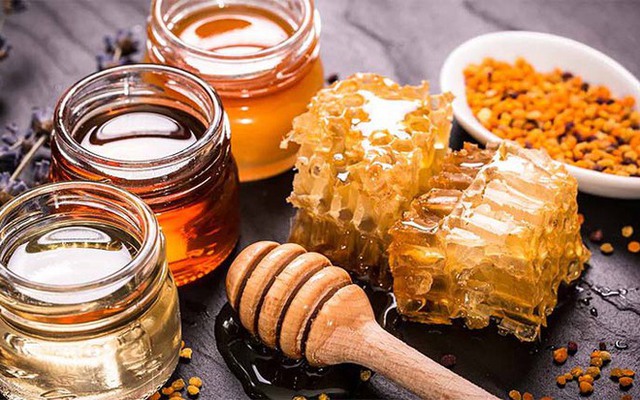 Trời lạnh uống mật ong vào 3 thời điểm này còn tốt hơn thuốc bổ, áp dụng ngay 3 món ăn bài thuốc hữu hiệu từ mật ong